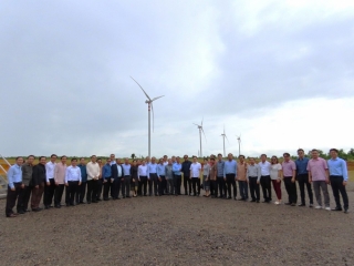 A delegation of senior officials of Lao People's Revolutionary Party visiting and working at Thai Hoa Wind Power Plant