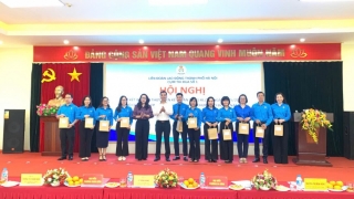 Báo Hà Nội mới: Biểu dương cá nhân tiêu biểu trong thực hiện Kết luận số 01 của Bộ Chính trị